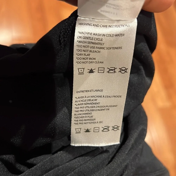 Lole black Athletic Shortsleeved V-neck tunic top Sz M - Picture 7 of 12